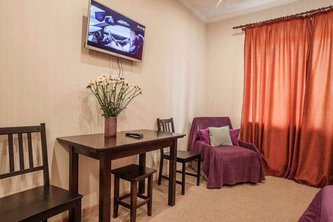 Central Cozy Apartment With Parking! Lwów Zewnętrze zdjęcie